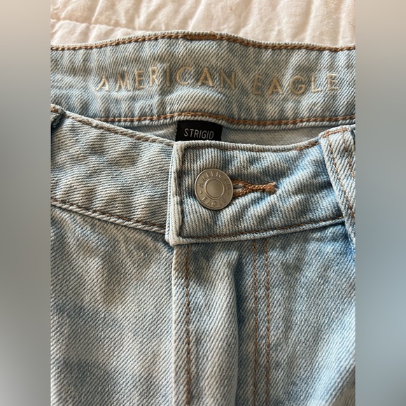 American Eagle Strigio Mom Jean - Picture 2 of 16